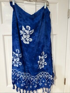Women’s Blue Floral Swim Cover-Up Sarong